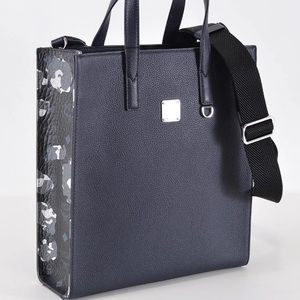 $750 MCM Navy Leather Messenger Tote Bag with Camo Print MMTCATA03B1001